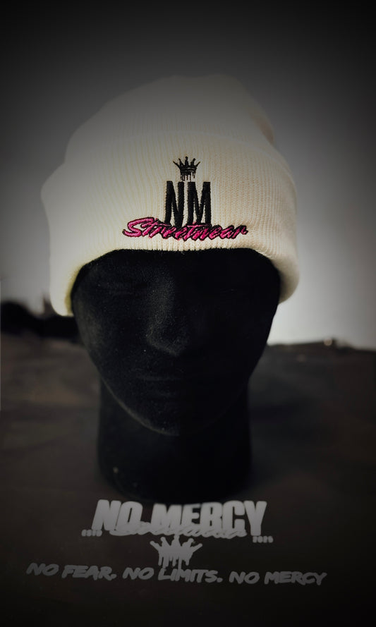 NM white/pink beanie