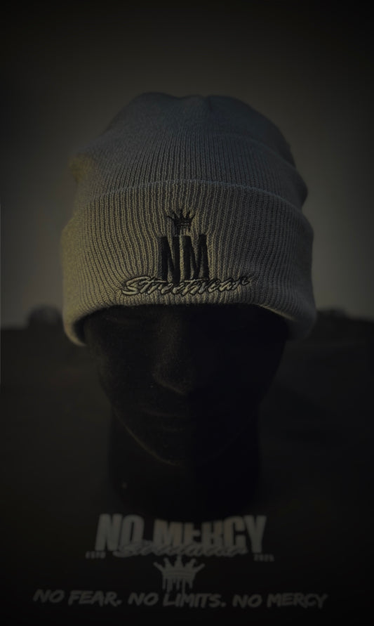 NM grey/white beanie